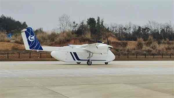 我国自主HH-100航空商用无人机试验成功 能飞520千米